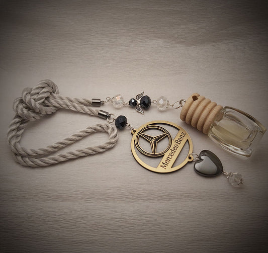 Mercedes - Benz kvapukas su širdele - Pakabutis.lt